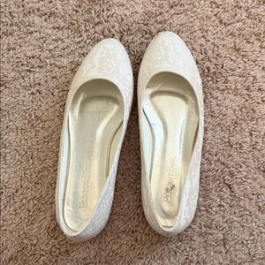 White Lace Flats